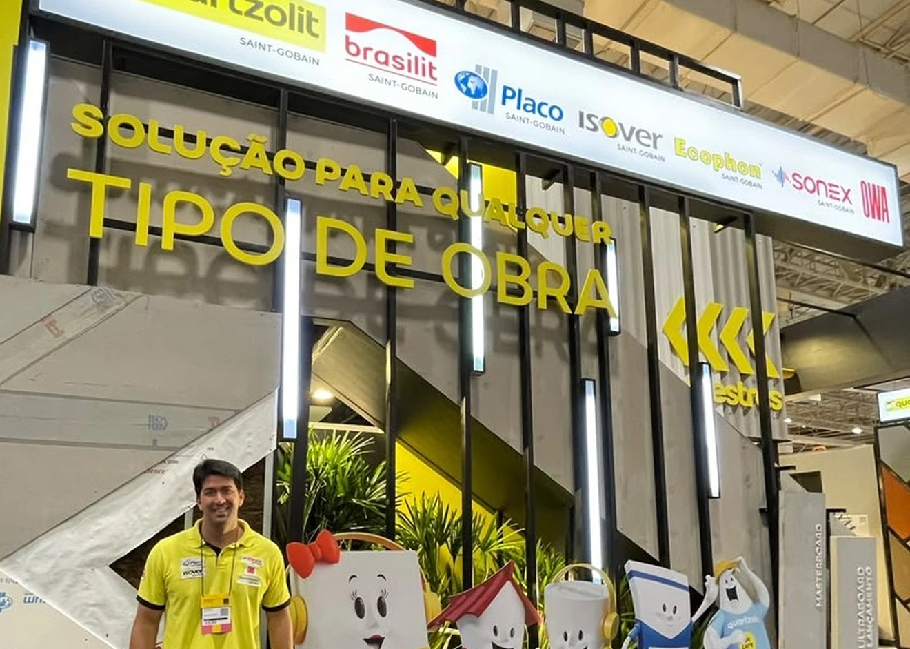 Evento Saint-Gobain com estande de marcas representadas pela ON Representações