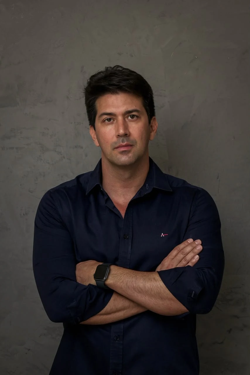 Retrato de Vitor Coletta da Veiga Jardim, à frente da ON Representações